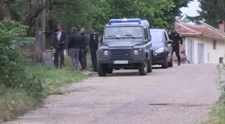 Русенското село Ценово остава под полицейска блокада след като 75 годишна