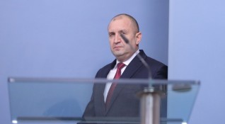 Конституционният съд допусна искането на президента Румен Радев за установяване