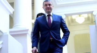 Смекчаване в позицията на финансовия министър Владислав Горанов за намаляването