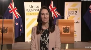 Министър председателят на Нова Зеландия Джасинда Ардърн запази хладнокръвие по време