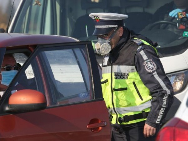 Полицията спря 71-годишен латвиец, който карал пиян из алеите на