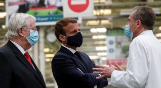 Френският президент Еманюел Макрон обяви спасителен финансов пакет от 8