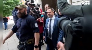 Задържаният зам министър Красимир Живков има роднински връзки с бившия социалистически