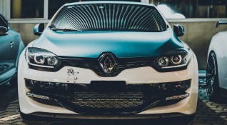Renault SA планира да съкрати близо 14 600 работи места
