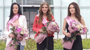 Първата виртуално избрана Царица Роза 2020 е абитуриентката Мария Петрова