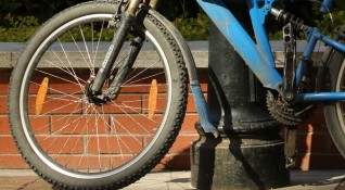 Неизвестни откраднаха 5 велосипеда от няколко гаража в Добрич съобщават