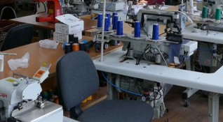 Над 80 шивачки в италианска фирма за обувки в Дупница