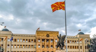 Във връзка борбата с коронавируса Република Северна Македония въведе ограничителни