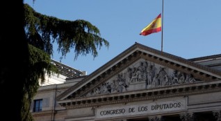 Коронавирусната пандемия блокира голяма част от испанската икономика Когато премиерът