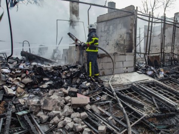 Пожар гори в склад за дрехи втора употреба във Велико