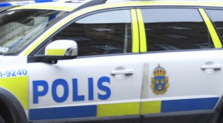 Полицията на Стокхолм проверява информация за стрелба в търговски център