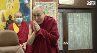Далай Лама пусна първия си сингъл към дългоочаквания си музикален