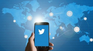 Социалната мрежа Twitter обяви че е блокирала десетки хиляди профили