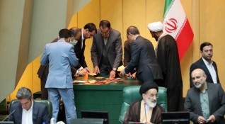Министърът на външните работи на Иран Мохамед Джавад Зариф разкритикува
