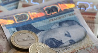 По около 109 фалшиви банкноти хваща Българска народна банка БНБ