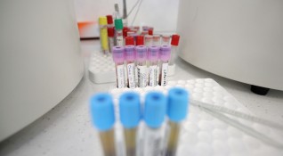 Украйна регистрира нов рекорден брой нови заразени с коронавируса за