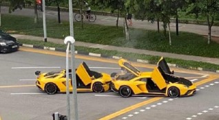 Два практически напълно еднакви автомобила Lamborghini Aventador S се сблъскаха