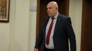 Главният прокурор Иван Гешев потвърди съобщението че се е отказал