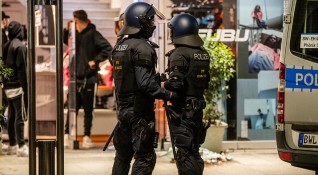 Ситуацията е извън контрол обяви говорител на полицията в Щутгарт