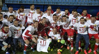 Петима футболисти от състава на сръбския шампион Цървена звезда са