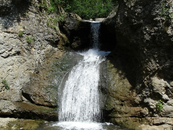 Костенският водопад в Рила е идеална дестинация за уикенда. Най-лесно