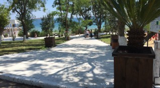 Желаещите да посетят плаж Тополите край Черноморец плащат такса от