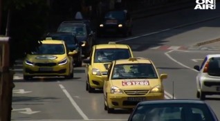 В следващите месеци таксиметровите компании в София няма да плащат