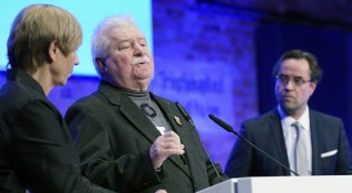 Лех Валенса героят на борнбата на Полша срещу комунизма предупреди