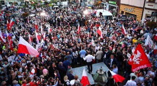 В Полша днес се провеждат президентски избори За поста на