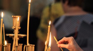 Православната църква днес почита паметта на Светите равноапостоли Петър и