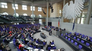Бундестагът одобри втората актуализация на бюджета която отчита разходите направени