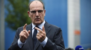 Нови лица повишения отстранявания и изненади бележат новия френски кабинет