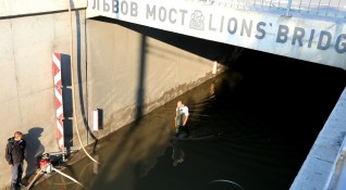 Подлезът на Лъвов мост е затворен тази сутрин заради щетите