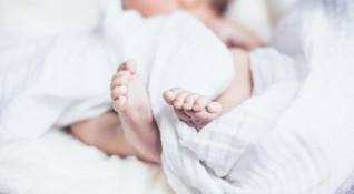 Бебе гигант проплака в пловдивска АГ болница Малката Теодора тежи
