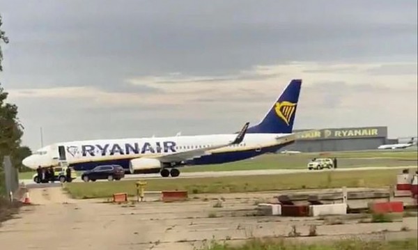   Ryanair      