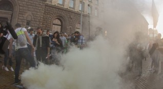 Ескалация на напрежението на протеста в София Трима от протестиращите