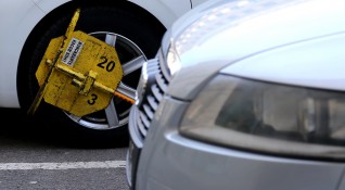 Шофьор получи глоба за неправилно паркиране във Варна а той