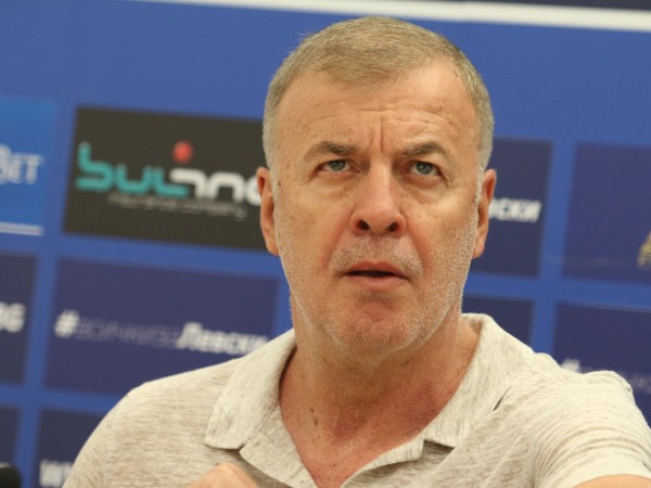 Мажоритарният собственик на Левски Наско Сираков призна, че финансовото положение