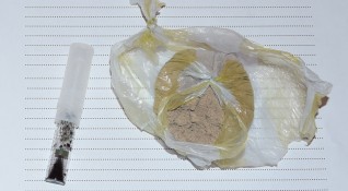 Голямо количество хероин е открито в къщата в ромския квартал