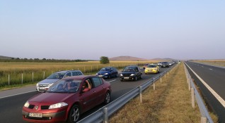 Трафикът към Южното Черноморие е натоварен Входът на Бургас от