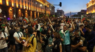Седем задържани при протестите в София в петък Един от
