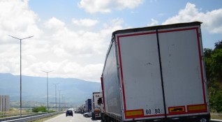 Катастрофа спря трафикът към граничния пункт Лесово Същевременно движението на