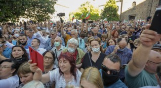 Протестът срещу управлението в България преминава в нова фаза като