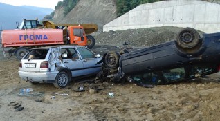 Румънски туристи катастрофираха на магистрала Струма близо до Благоевград Трима