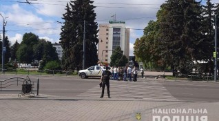 Мъж установи контрол над автобус в Западна Украйна като взе