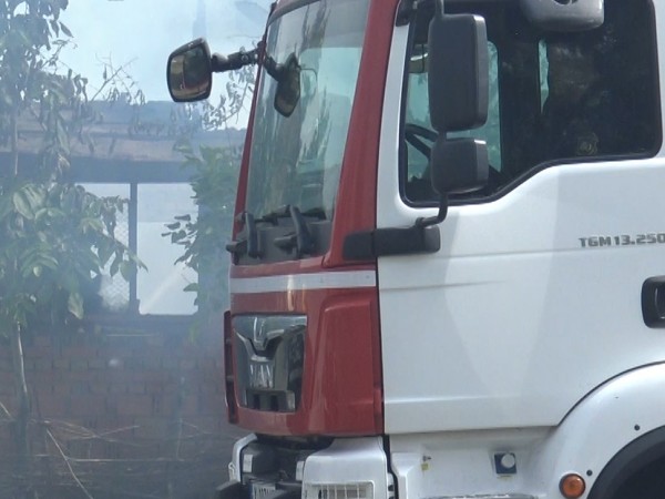 Два големи пожара горят на територията на област Хасково, съобщават