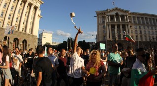 Демонстранти се събират на 14 ия поред антиправителствен протест в София