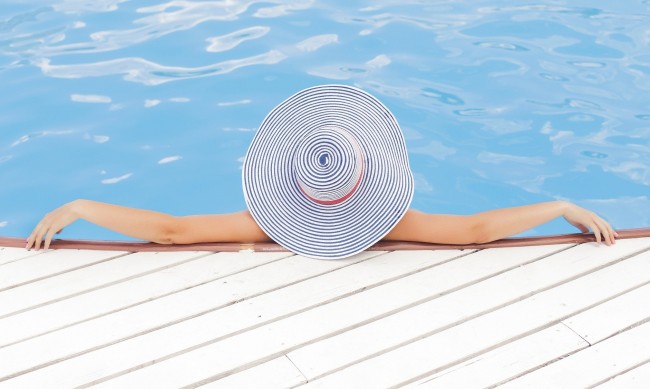 Нов бански за лятото: Какво избра Николета Лозанова? 