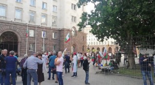18 и ден на антиправителствени протести в центъра на София Исканията