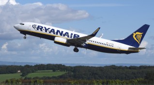 Авиокомпанията Ryanair заплаши че ще затвори базите си в Испания